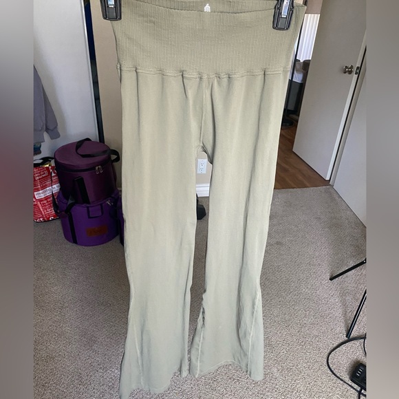 NWOT FP Movement by Free People Good Karma Flare Leggings Grey Sage Size M/L - Picture 2 of 6